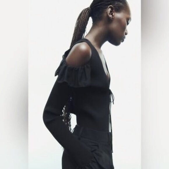 NWT Zara Tie Front Ruffle Ribbed Knit Cardigan Top in Black Witchy Size Small - Picture 2 of 11